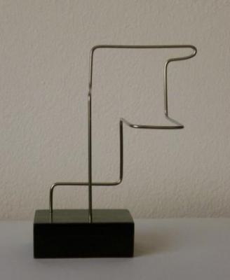 Escultura "Descricin lineal no espacio III"
