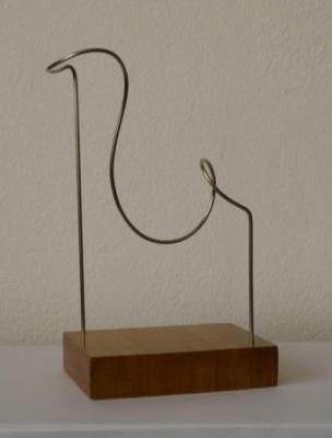 Escultura "Descrición lineal no espacio XIV"
