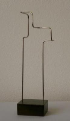 Escultura "Descrici�n lineal no espacio V"