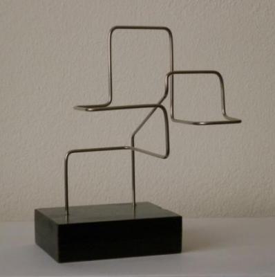 Escultura "Descrici�n lineal no espacio XXIII"