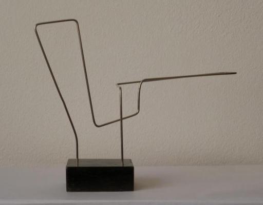 Escultura "Descrici�n lineal no espacio XXV"