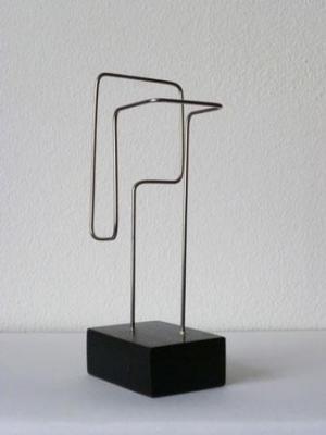 Escultura "Descrici�n lineal no espacio XXXVIII"