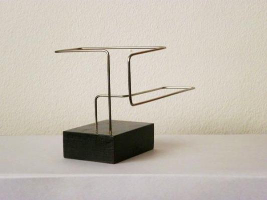 Escultura "Descrici�n lineal no espacio XXI"